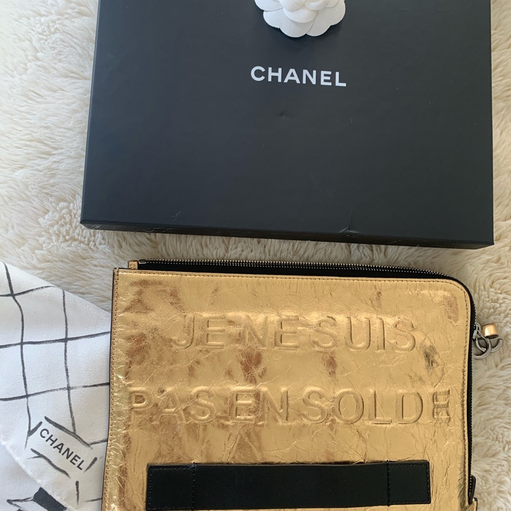 Authentic CHANEL clutch